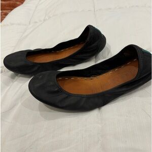 Black Tieks size 9 good condition.